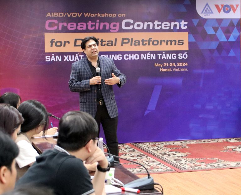 The Power of Traditional Broadcasting Meets the Challenge of New Media 1 516154121 10160826394266612 316547575894205800 n